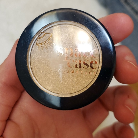 Makeup - Picture 2 of 2